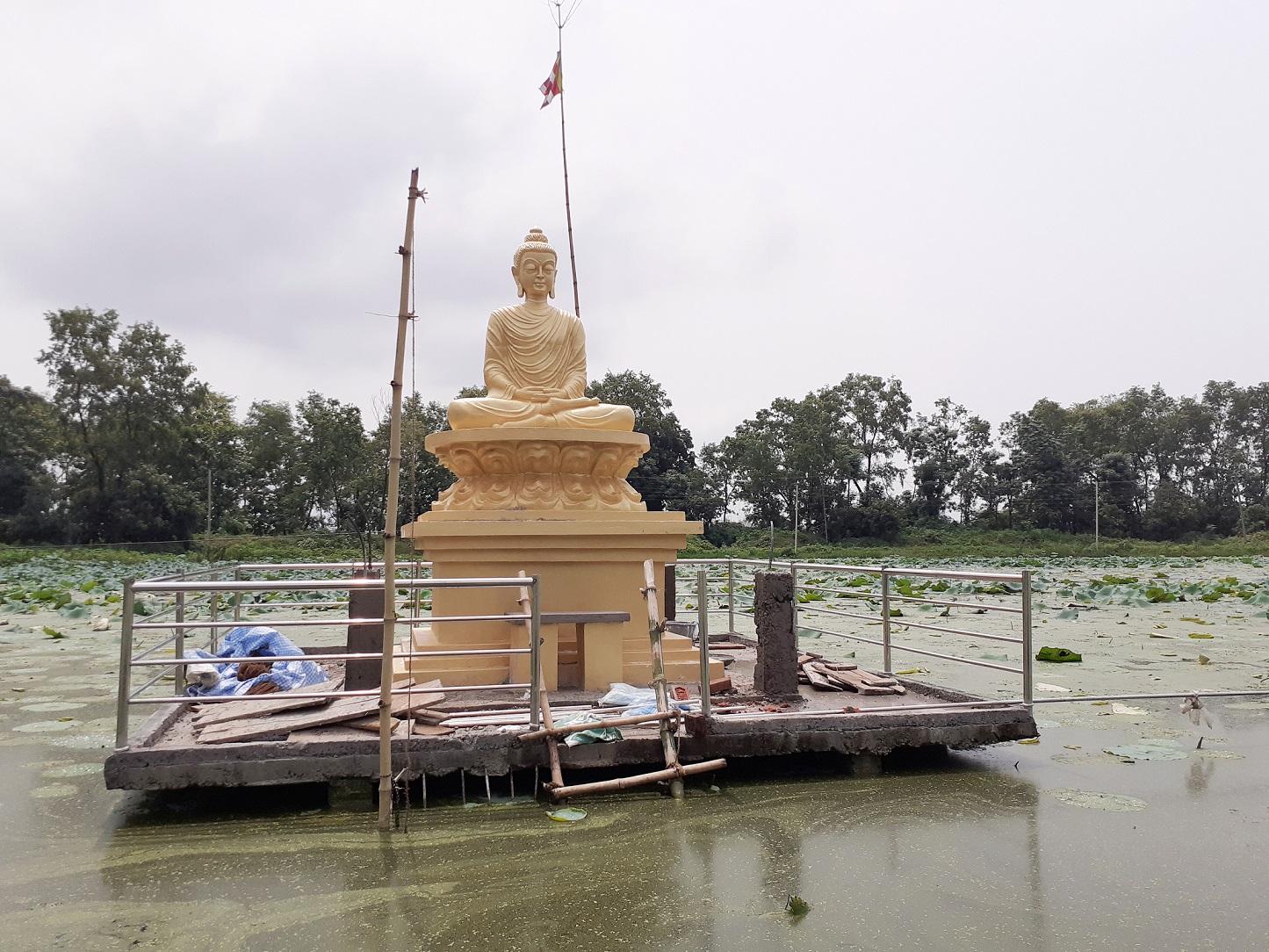 बुद्धमङ्गल तालबीचमा बुद्धमूर्ति : बौद्धकालीन सभ्यता र पर्यटकीय आकर्षण