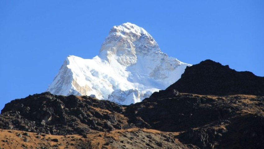 अमेरिकी नागरिकसहितको टोली कुम्भकर्ण हिमाल आरोहण गर्ने