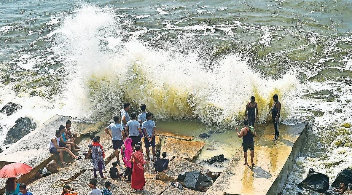 गुलाब नामक चक्रवातका कारण महाराष्ट्रमा १२ जनाको ज्यान गयो