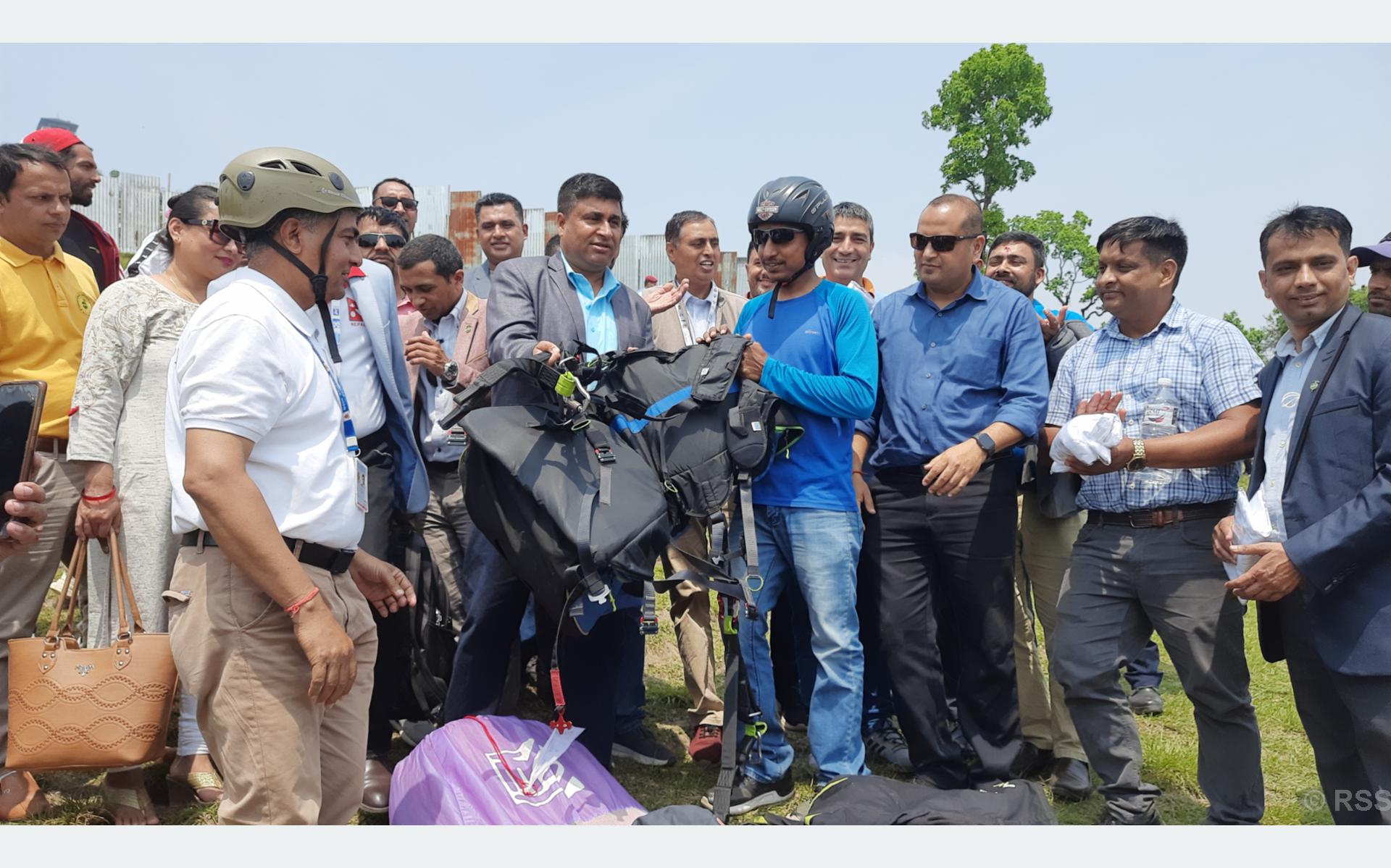 पोखराको आकाशमा खुला प्याराग्लाइडिङ प्रतियोगिता सुरु