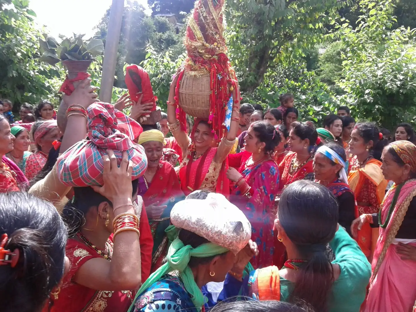 सुदूरपश्चिममा गौरा भित्र्याइँदै