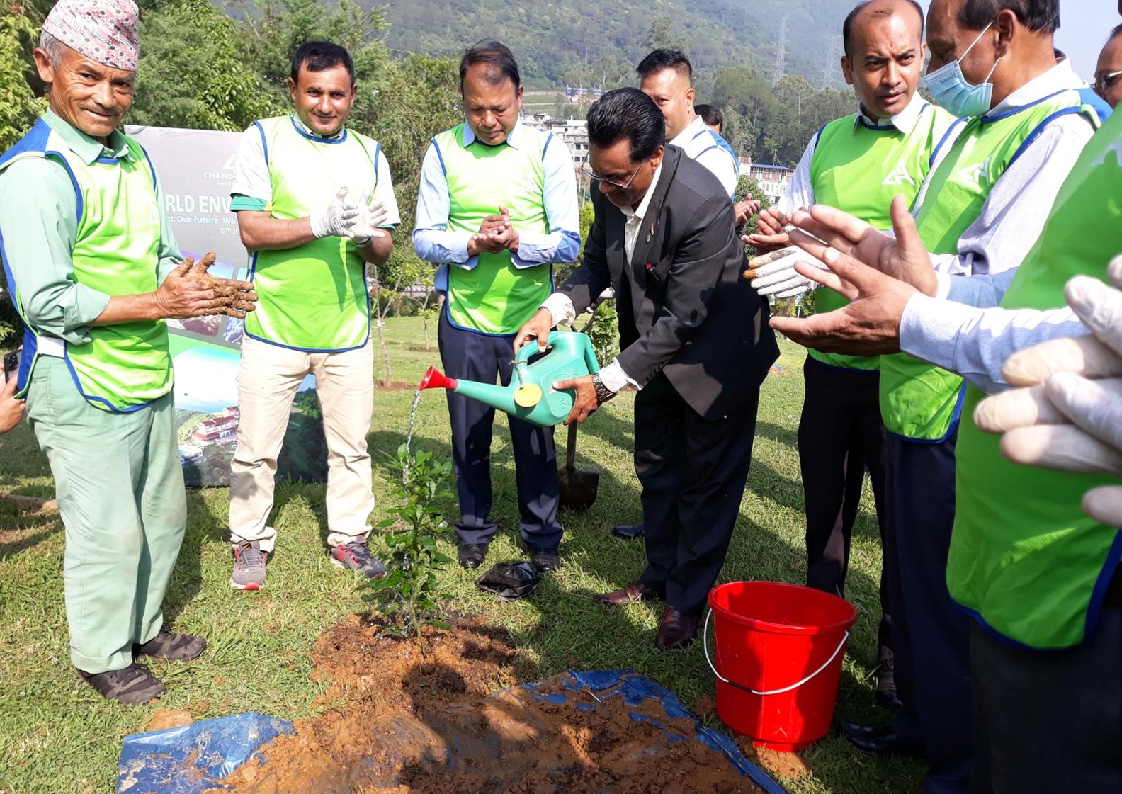 चन्द्रागिरिमा वनजाई, चुत्रो र टिम्बुरका बिरुवा लगाइयो