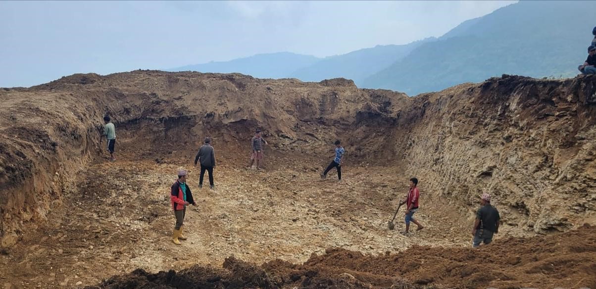 पानीको मुहान संरक्षण गर्न १५ वटा सामुदायिक वनमा ‘रिचार्ज’ पोखरी