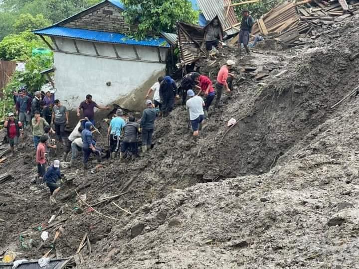 लमजुङमा पहिरोमा परी वेपत्ता भएका चारजनाको शव भेटियो