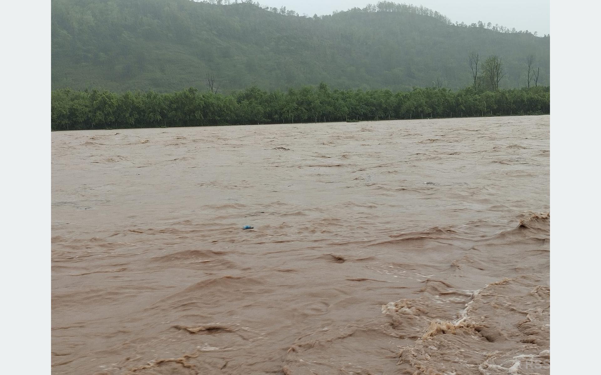 दाङमा बाढीमा परी एकको मृत्यु, एक बेपत्ता, दर्जनौँ घर डुबानमा