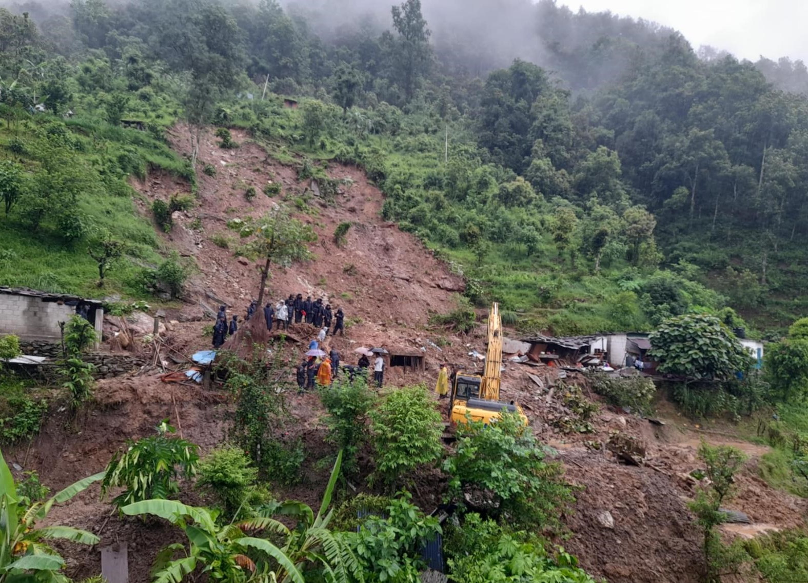 पहिरोले पुरिएका तीनै जनाको शव भेटियो