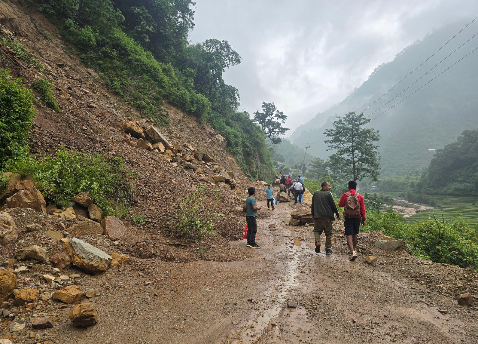 बाढीपहिरोबाट देशभर १३२ सडक प्रभावित