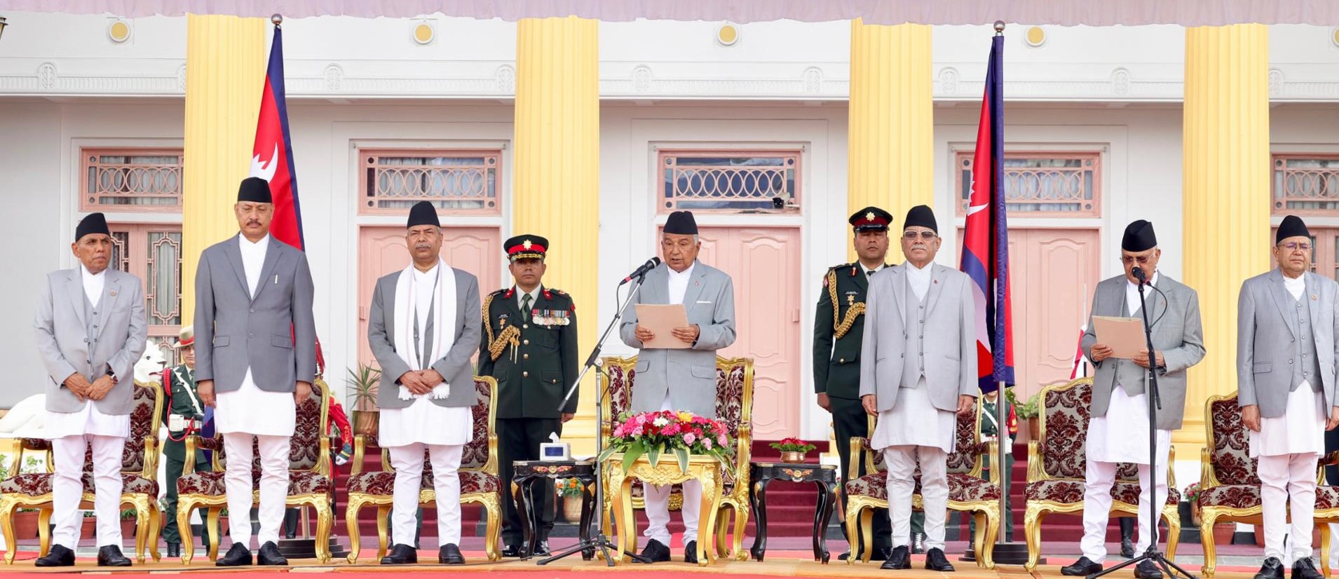 नवनियुक्त प्रधानमन्त्री ओलीद्वारा शपथ ग्रहण