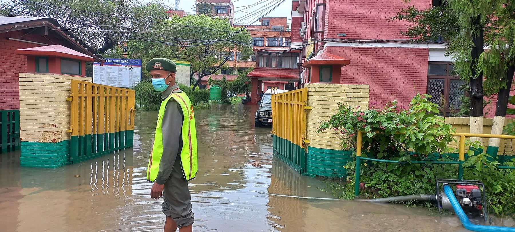 लगातारको वर्षाले काठमाडौँ उपत्यकाको जनजीवन प्रभावित