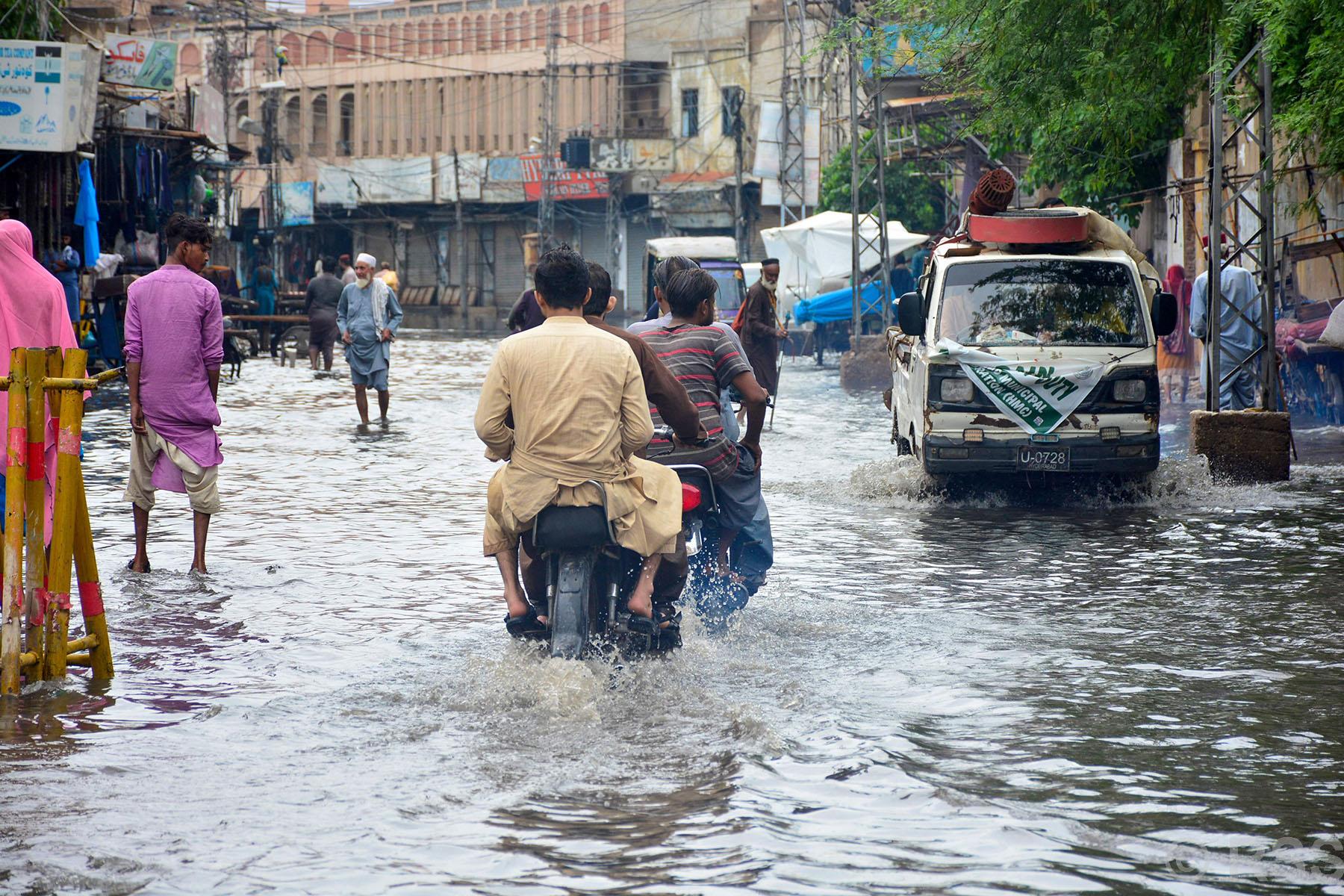 पाकिस्तानमा पहिरोमा परी १२ जनाको मृत्यु