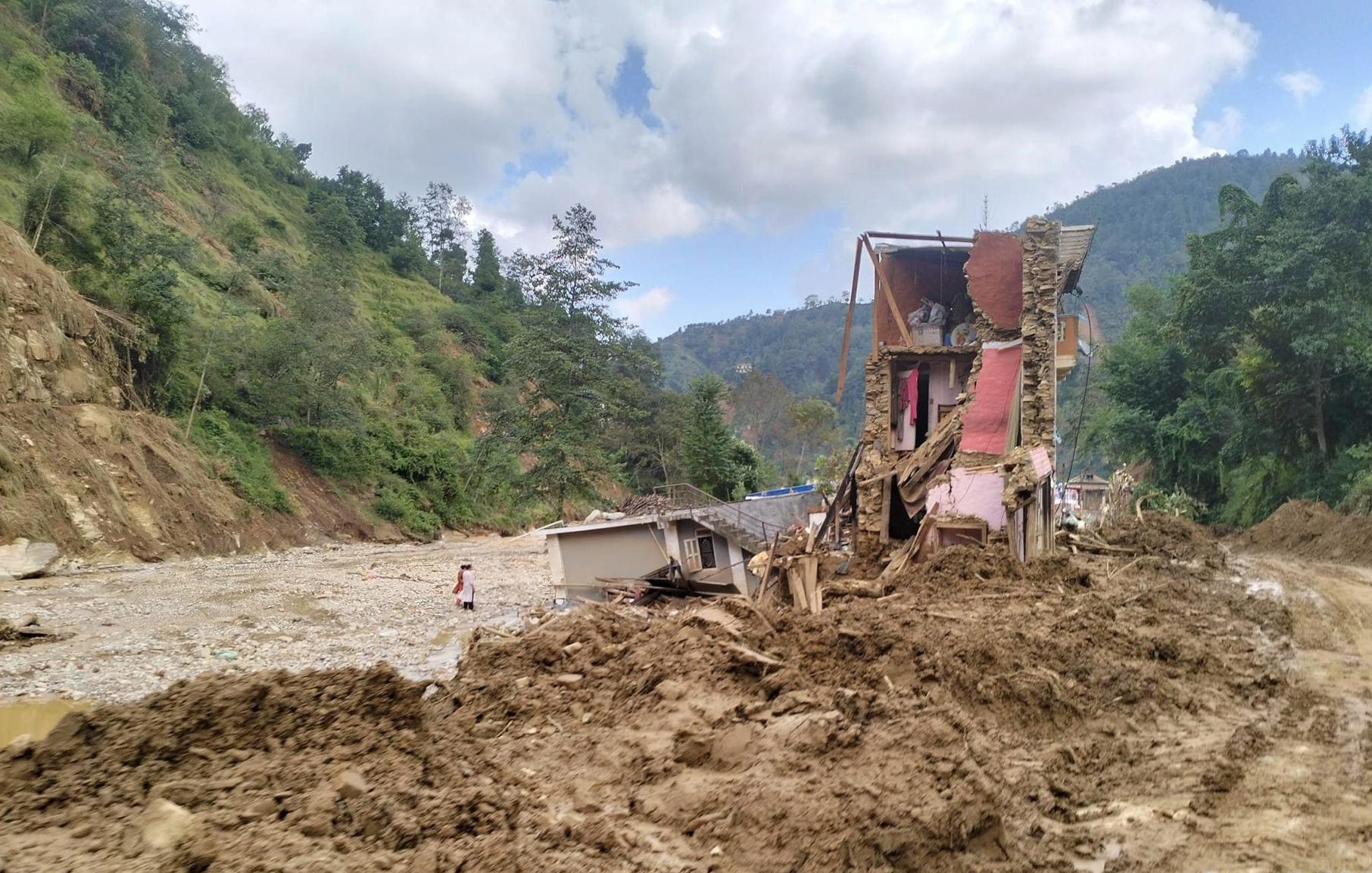 बाढीपहिरोको एक महिनाः अझै क्षतिको पूर्ण विवरण सङ्कलन हुन सकेन