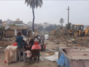 अतिक्रमित जग्गामा बनेका संरचना हटाउन सुरु