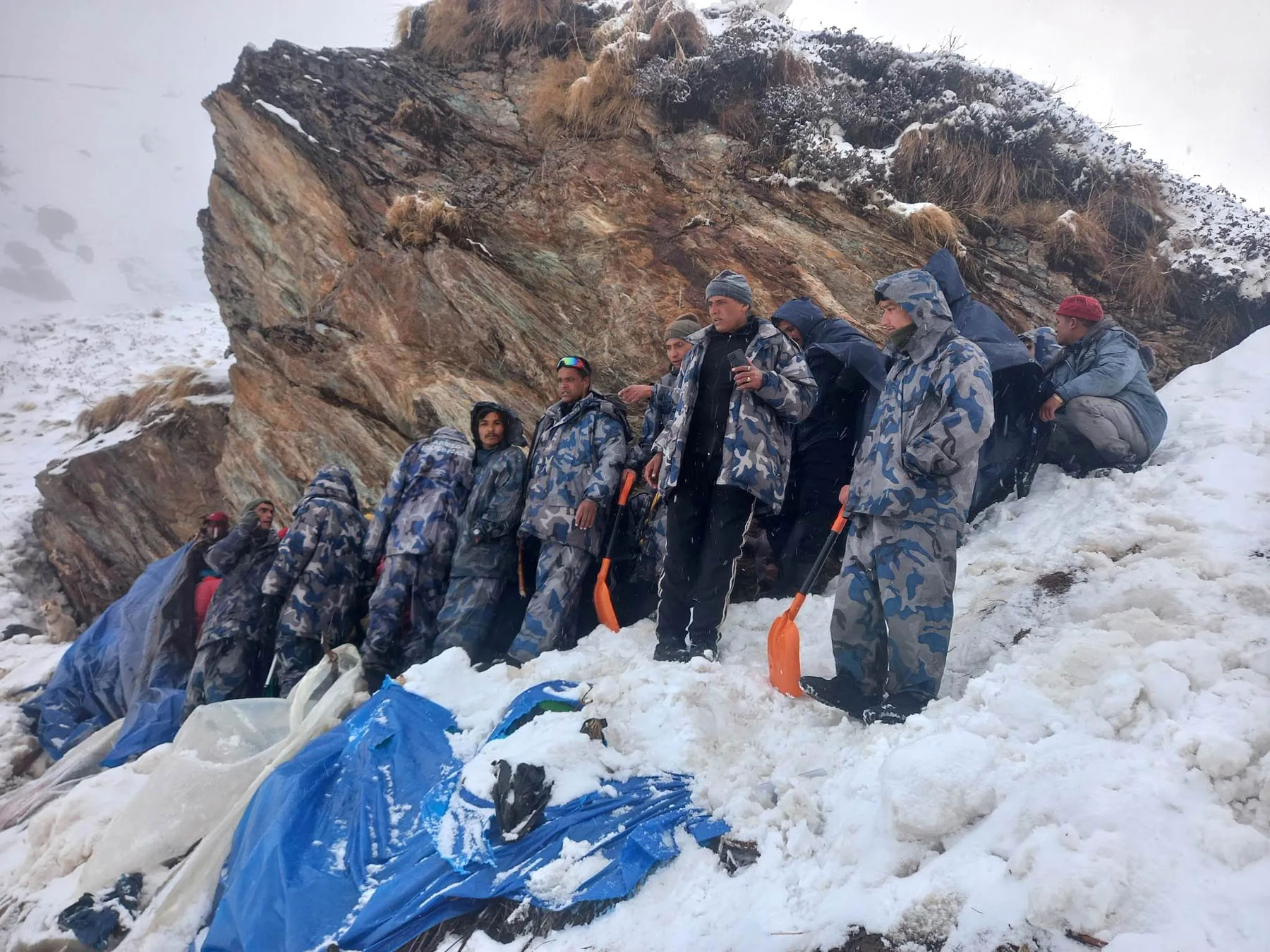 दार्चुला हिमपहिरोमा परी बेपत्ता भएकाको पहिचान खुल्यो, लगातारको हिमपातले उद्धारमा कठिनाई