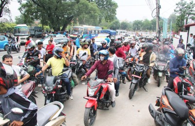 सरकारसँग चारबुँदे सहमतिपछि ट्याङ्कर चालक सङ्घको हडताल फिर्ता