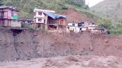 आठबीसकोट बाढी  :  पुरिएका तीन बालिकाको शव निकालियो, बेपत्ता एकको खोजी जारी