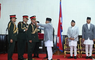 राष्ट्रपतिद्वारा नवनियुक्त प्रधानसेनापतिलाई महारथीको दर्ज्यानी  चिह्न प्रदान