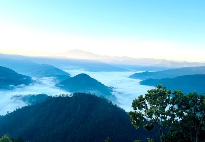 हुस्सुले ढाकिएको चौरजहारी उपत्यका