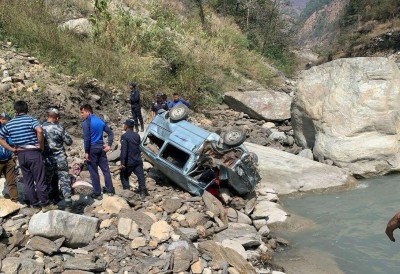 ‘इको भ्यान’ दुर्घटना हुँदा एकको मृत्यु, तीन जना घाइते