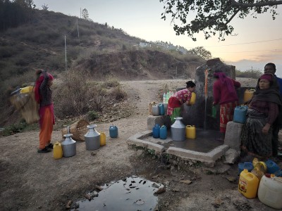 ८८ घरधुरी सङ्ख्या भएको  घोरदौरामा पाँच वटा सार्वजनिक धारामा दुई घण्टा  पानी