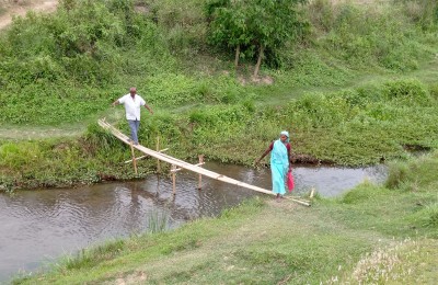 जाेखिम पूर्ण यात्रा