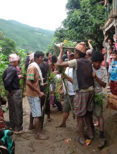 पितृका सम्झनामा माझी समुदायले पितरा पर्व मनाउँदै