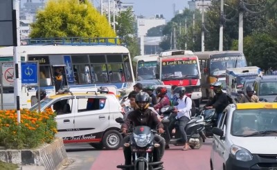 माइतीघरमा ‘रिगल’ को आममाफी विरुद्ध प्रदर्शन र स्थानीय तहका कर्मचारीको आन्दोलनले ट्राफिक व्यवस्थापन अस्तव्यस्त