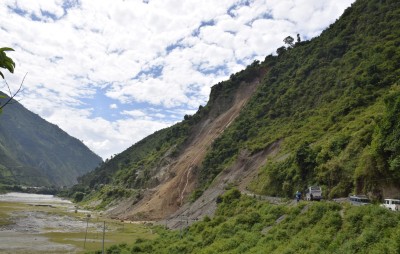 तीन दिनदेखि जयपृथ्वी राजमार्ग अवरुद्ध