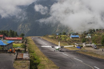 लुक्लामा एकैदिन १८४ उडान, झण्डै चार सय विदेशी पर्यटक भित्रिए