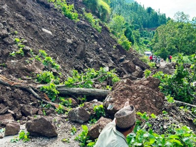 बाढीपहिरोबाट भीमादका एक सय ५० जना विस्थापित