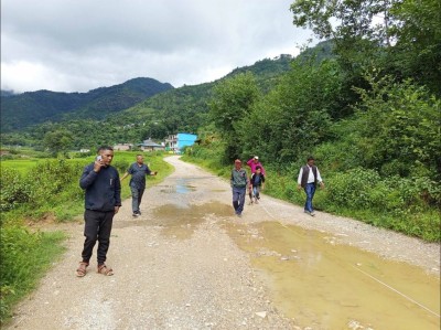 अठार वर्षपछि सडक कालोपत्र गरिँदै