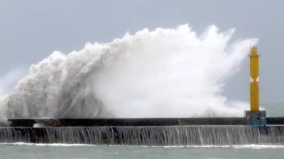 ताइवानमा आँधीले आठ जनाको मृत्यु