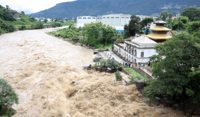 अविरल वर्षापछि उर्लिएको बागमती