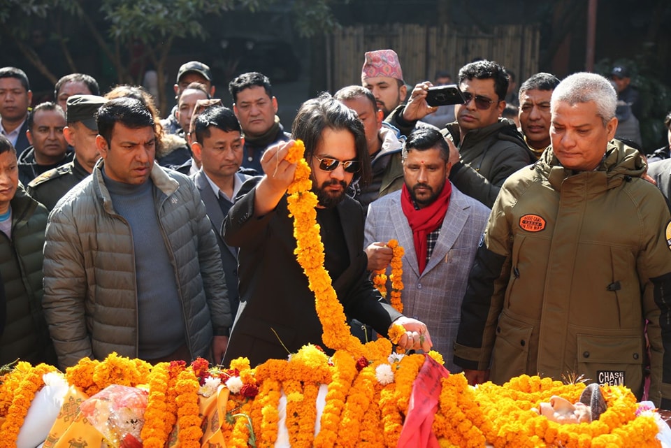 स्व सिंहको पार्थिव शरीरमा कामपा प्रमुख शाह र उपप्रमुख डङ्गोलबाट श्रद्धाञ्जली अर्पण