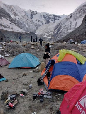 अन्नपूर्ण आधार शिविर : पर्यटकसँगै फोहरको चुनौती