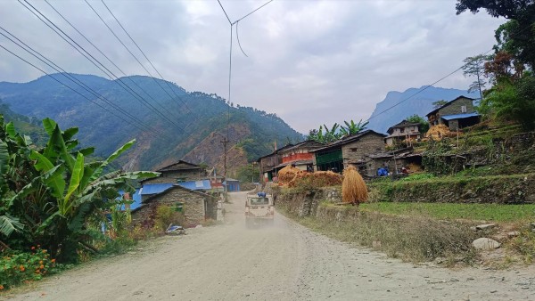 ठेक्का लागेको पाँच वर्षमा पनि भएन कालोपत्र