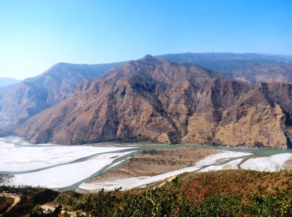 पर्यटकका पर्खाइमा तमोर नदी क्षेत्र