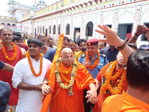 पीठाधीश्वर जगद्गुरू जानकी मन्दिरमा