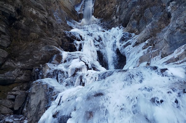 माइनस १६ देखि १८ डिग्री सेल्सियस पुग्यो मनाङको तापक्रम 