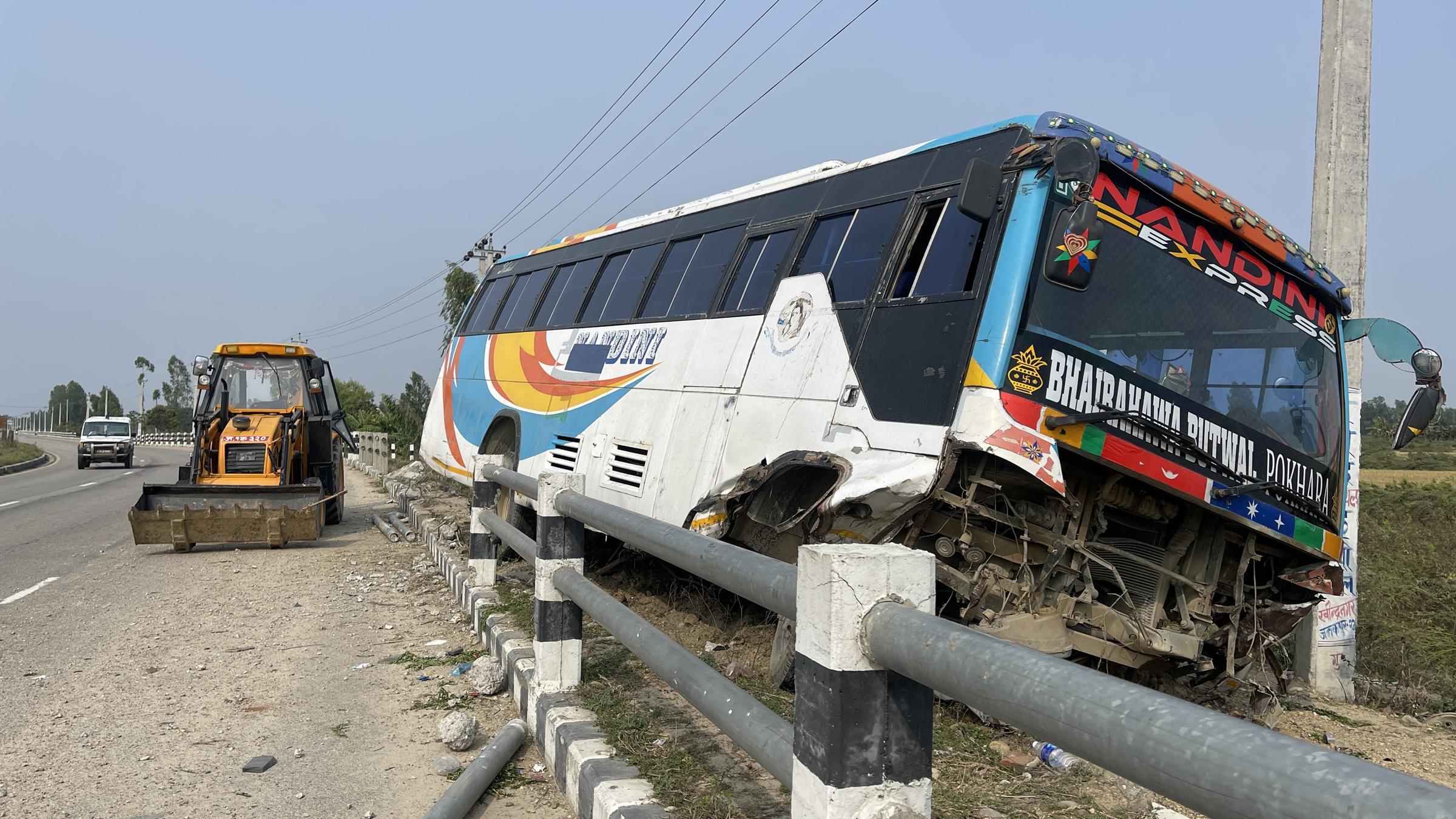 दुर्घटनाग्रस्त बस