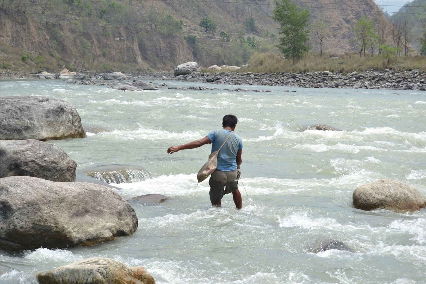 वनक्षेत्रबाट विस्थापित हुँदै आदिवासी समुदाय