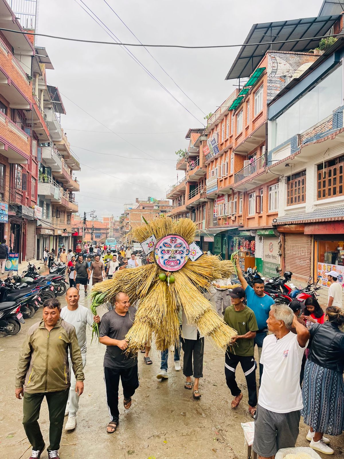 टोलटोलमा घुमाएर मारियो राक्षसको प्रतिक घण्टाकर्ण