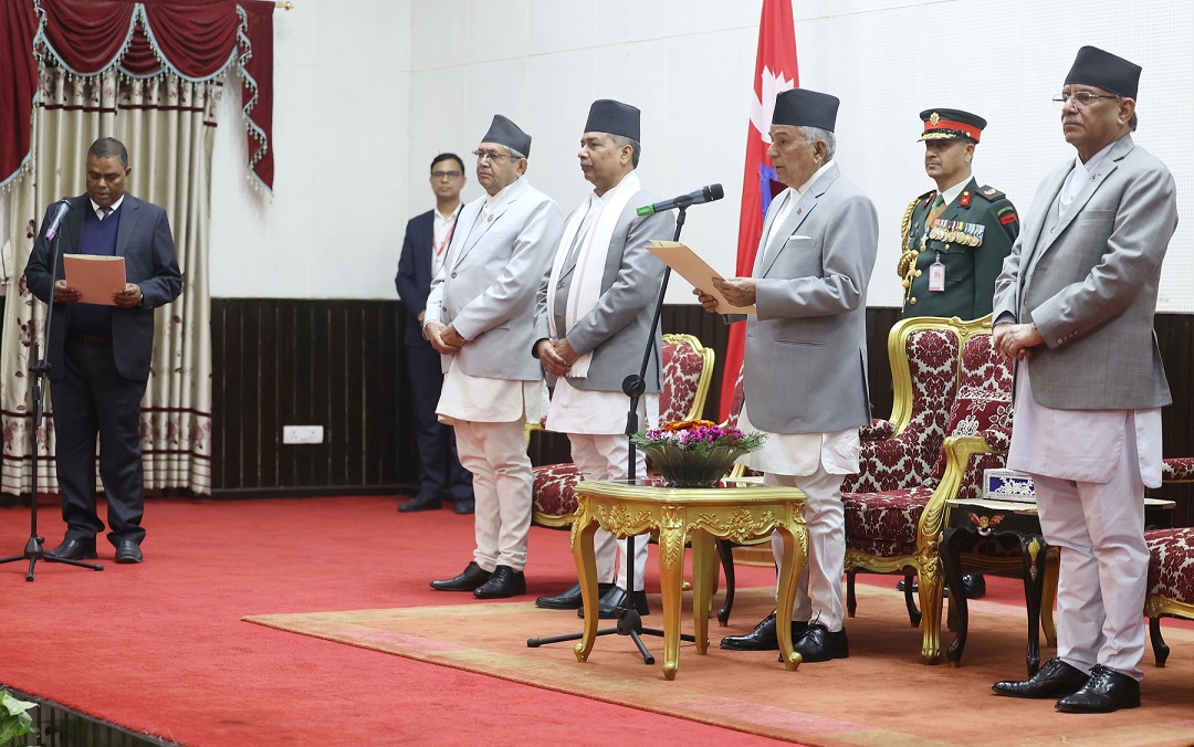 उपप्रधान एवम् स्वास्थ्यमन्त्री उपेन्द्र यादव र वातावरणमन्त्री साहले लिए शपथ