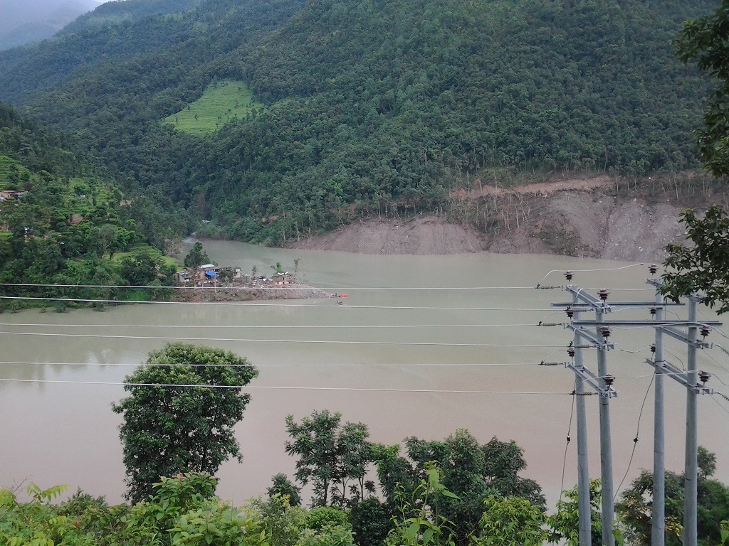 सुनकोशीमा बेपता तीनमध्ये बालिकाको शव फेला