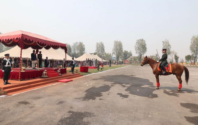 प्रधानमन्त्री प्रचण्डद्वारा सैनिक कवाज कार्यक्रम अवलोकन