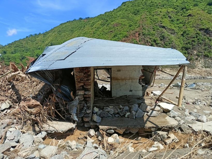 बाढी, पहिरो प्रभावितको पीडाः ‘न बस्ने बासको ठेगान छ, न छ खाने गासको’