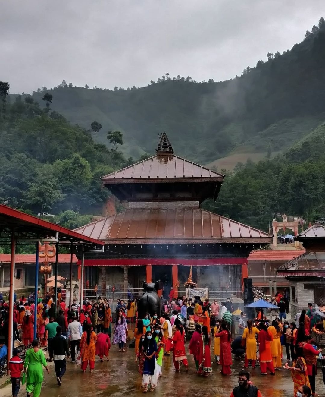 अक्षय तृतीया मेला भर्न डोलेश्वरमा बिहानैदेखि भीड