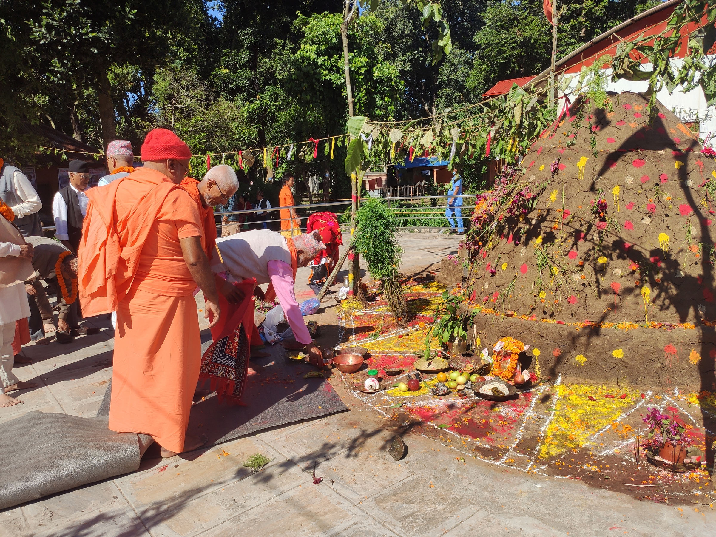 यमपञ्चकको चौथो दिन आज गोवर्द्धन, बलि र हली पूजा गरिँदै