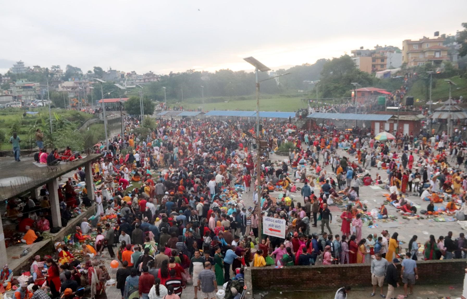 भाद्र कृष्ण औँसी: पितृप्रति श्रद्धा प्रकट गर्न गोकर्णमा भक्तजनको भीड