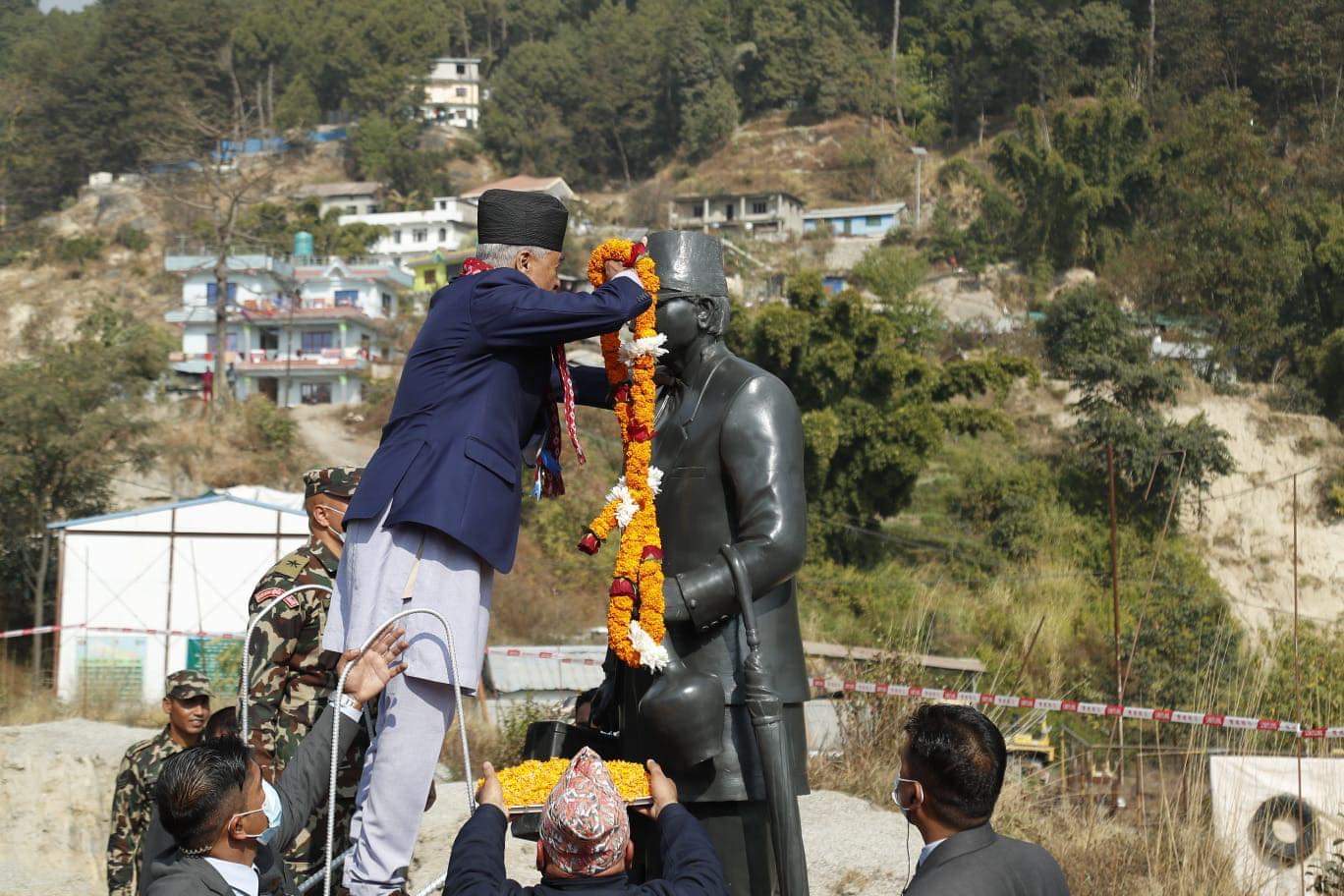 मेलम्ची खानेपानीका परिकल्पनाकार सन्त नेता कृष्णप्रसाद भट्टराई (किसुनजी)को शालिक सुन्दरीजलमा अनावरण