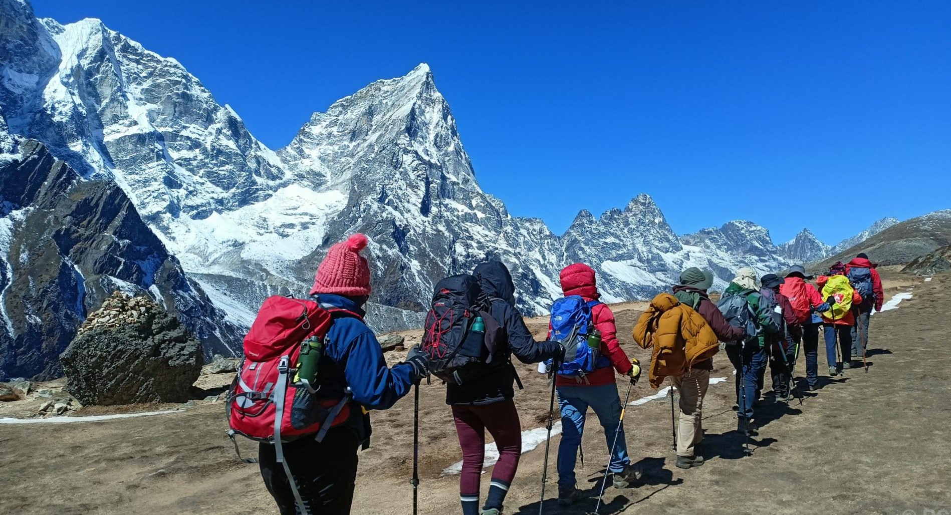 खुम्बु क्षेत्र पर्यटकले खचाखच, लुक्लामा एकै दिन दुई सय उडान